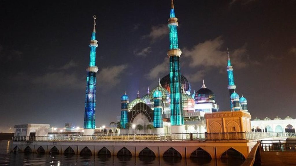 Masjid Warna-Warni di Berbagai Negara, Keindahannya Bikin Takjub