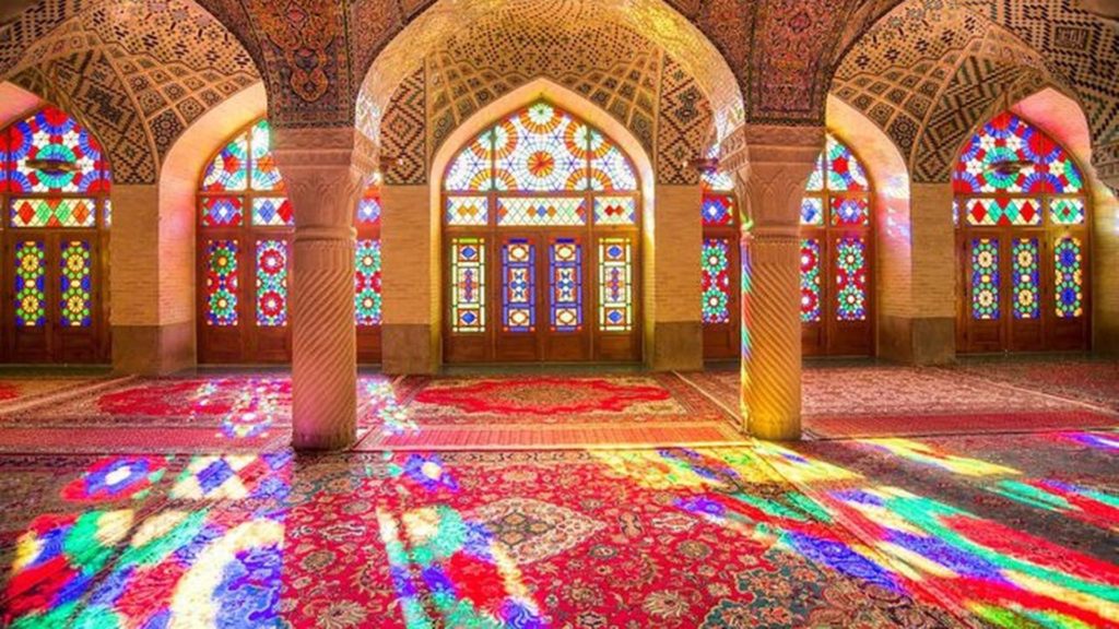 Masjid Warna-Warni di Berbagai Negara, Keindahannya Bikin Takjub