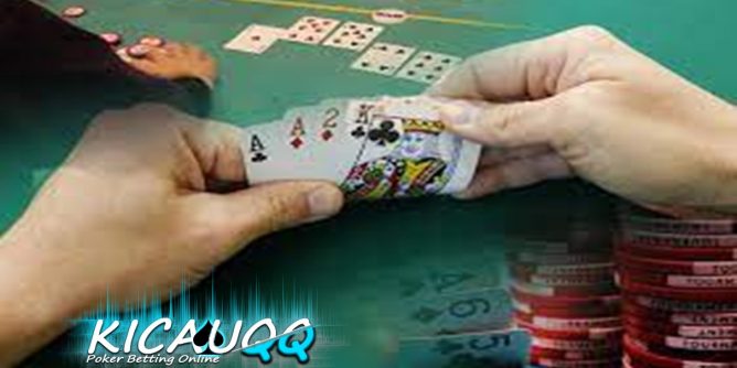 Cara Bermain Poker Dengan Benar